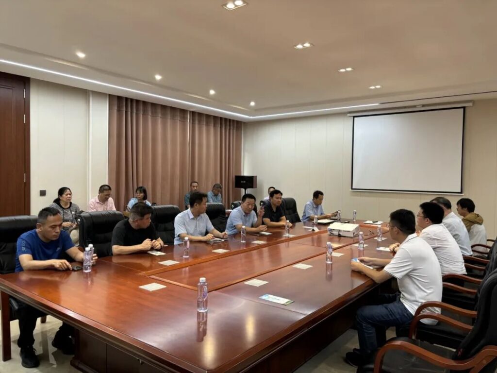 热烈欢迎省乡村振兴专班调研组来鑫军牧业调研指导! 配图2